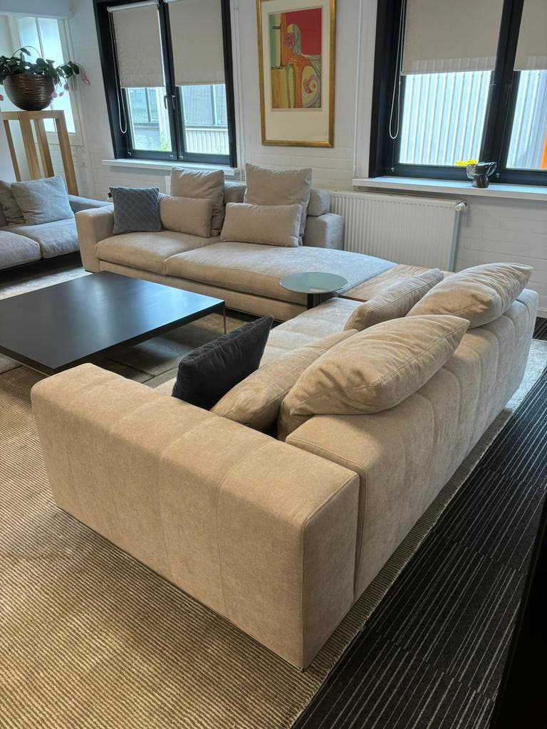 Minotti Freeman modulaire bank – lichtgrijs, inclusief tafel – foto 2