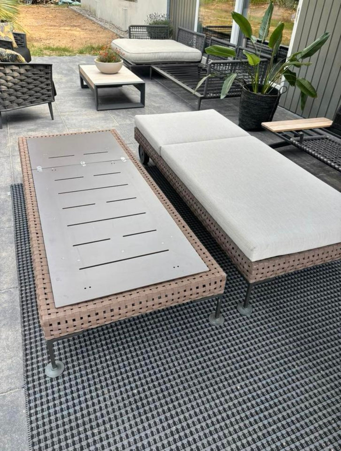 B&B Italia Charles Sunbed + afdekhoes verrijdbaar