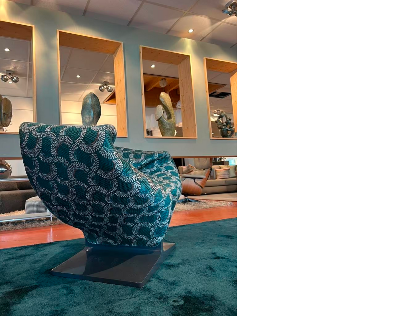 Unique Artifort F 582 Ribbon Chair in Zuma Emerald fabric