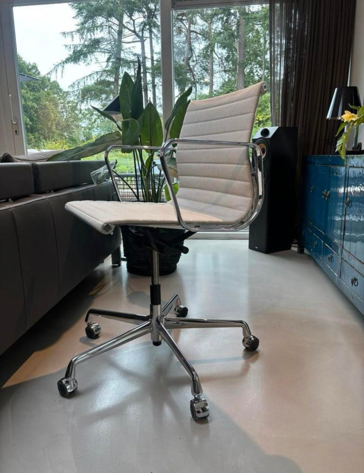 Vitra Eames EA17 verstelbare bureaustoel