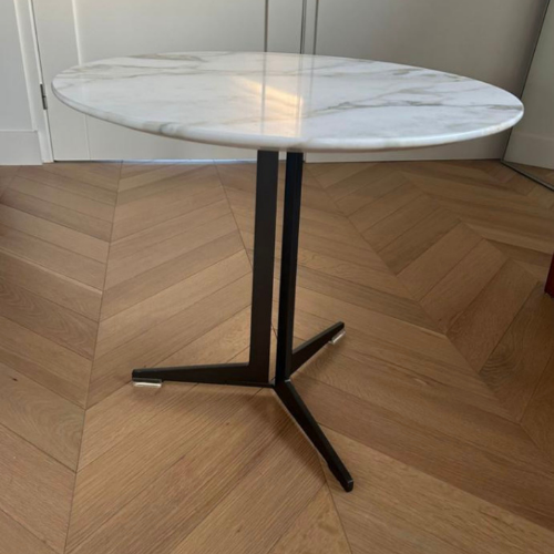 Flexform Fly Table 60cm round calacatta