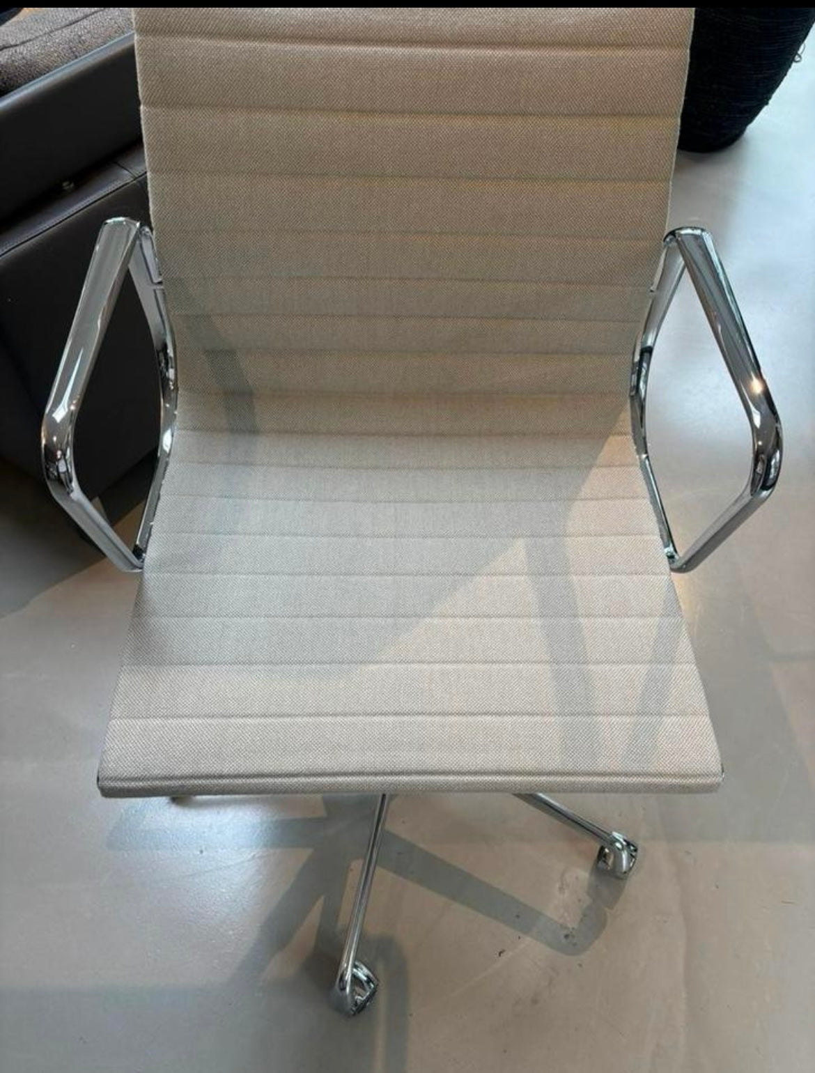 Vitra Eames EA17 verstelbare bureaustoel