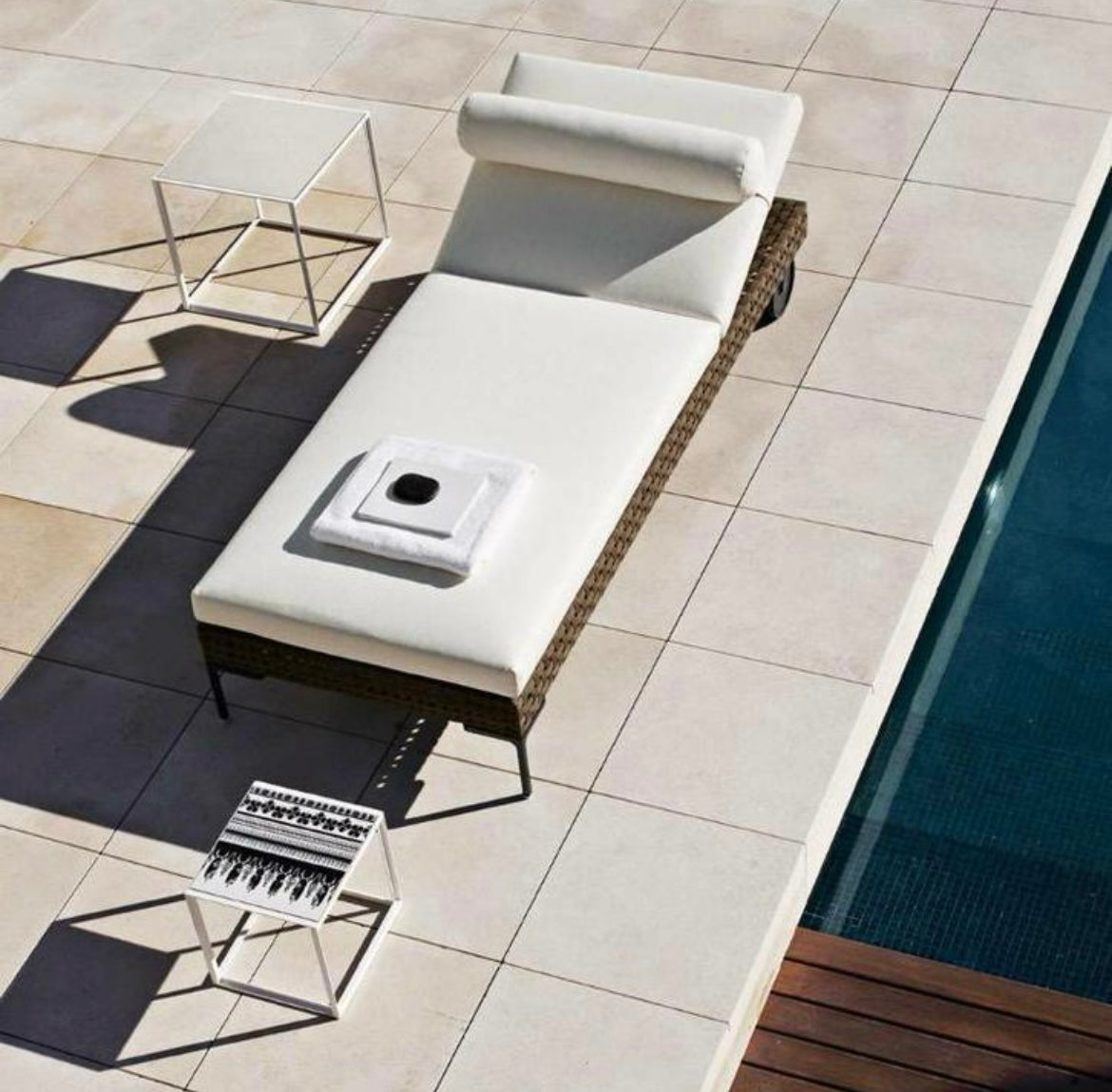 B&B Italia Charles Sunbed + afdekhoes verrijdbaar