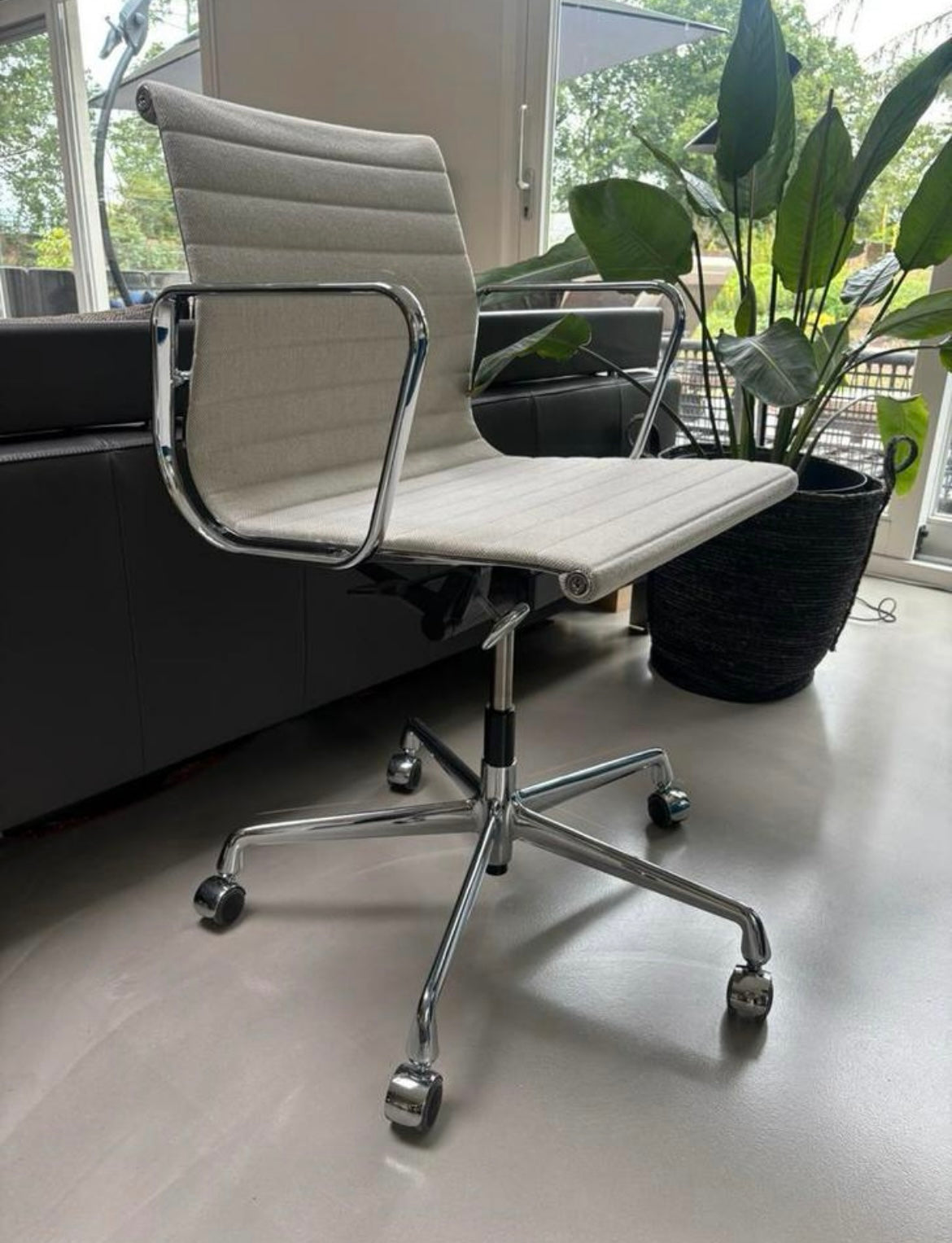 Vitra Eames EA17 verstelbare bureaustoel