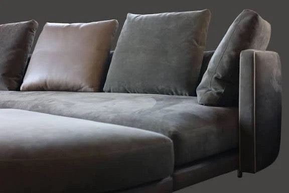 Minotti Torii 250 cm Sofa + Hocker Leder / Wildleder
