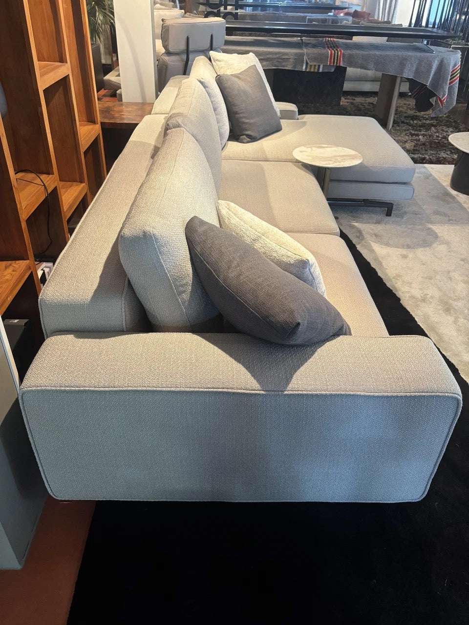 Minotti Sherman hoekbank 106x350x142cm in stof Norton