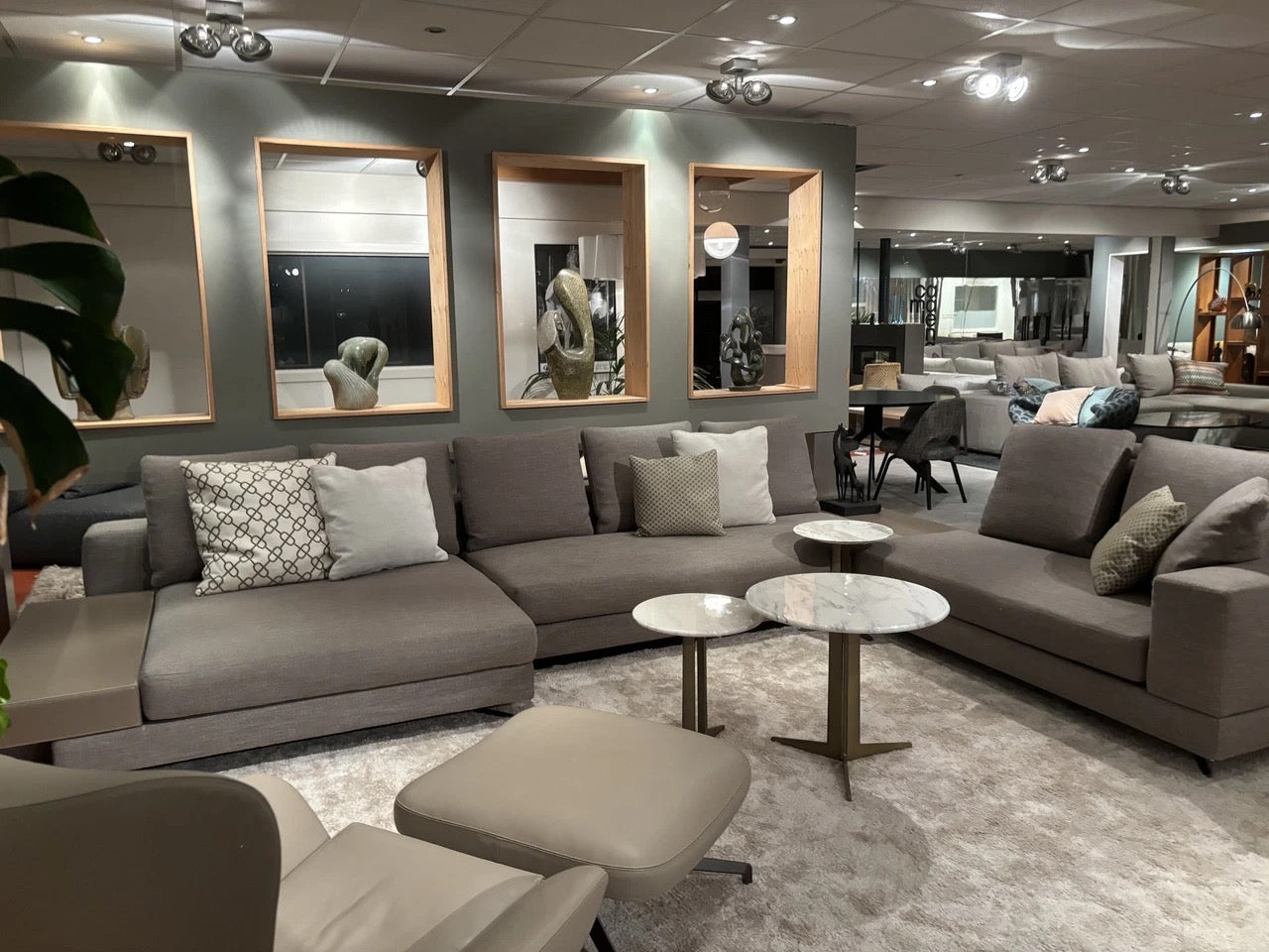 Minotti White Modular Corner Sofa – Flexible and Innovative Design