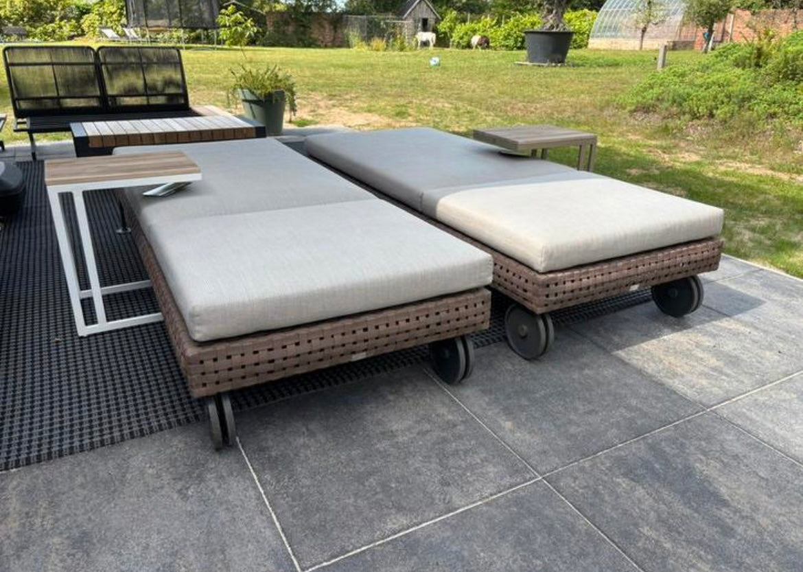 B&B Italia Charles Sunbed + afdekhoes verrijdbaar