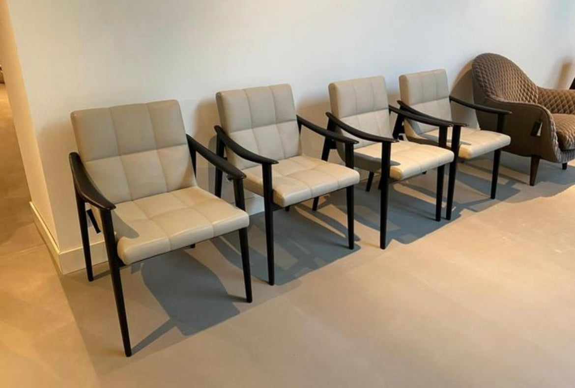 4x Minotti Fynn by Gam Fratesi leather Aspen show model 2023