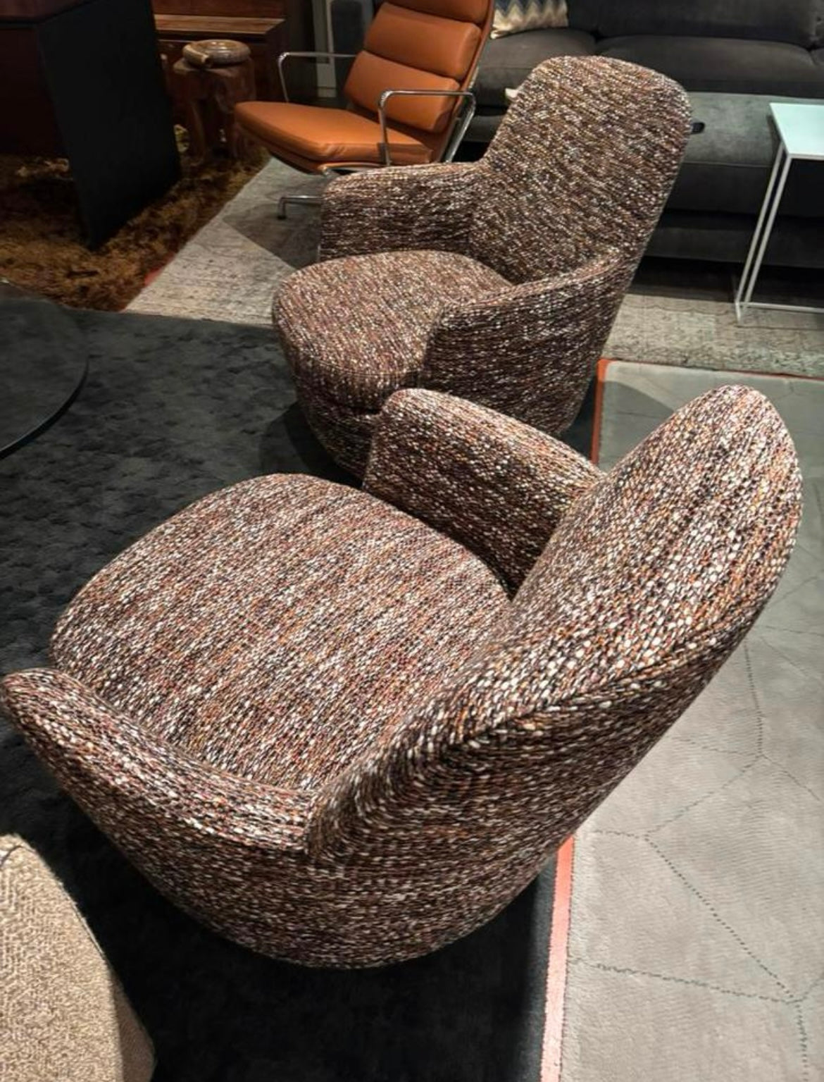 Minotti Jacques draaibare fauteuils showmodel