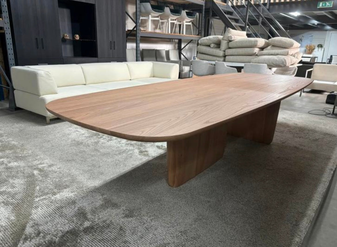 B&B Italia Tobi Ishi 114x313cm in Brushed Elm