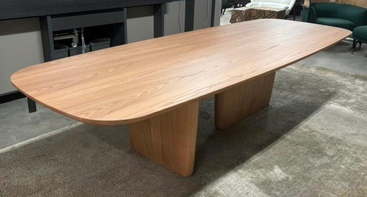 B&B Italia Tobi Ishi 114x313cm in Brushed Elm