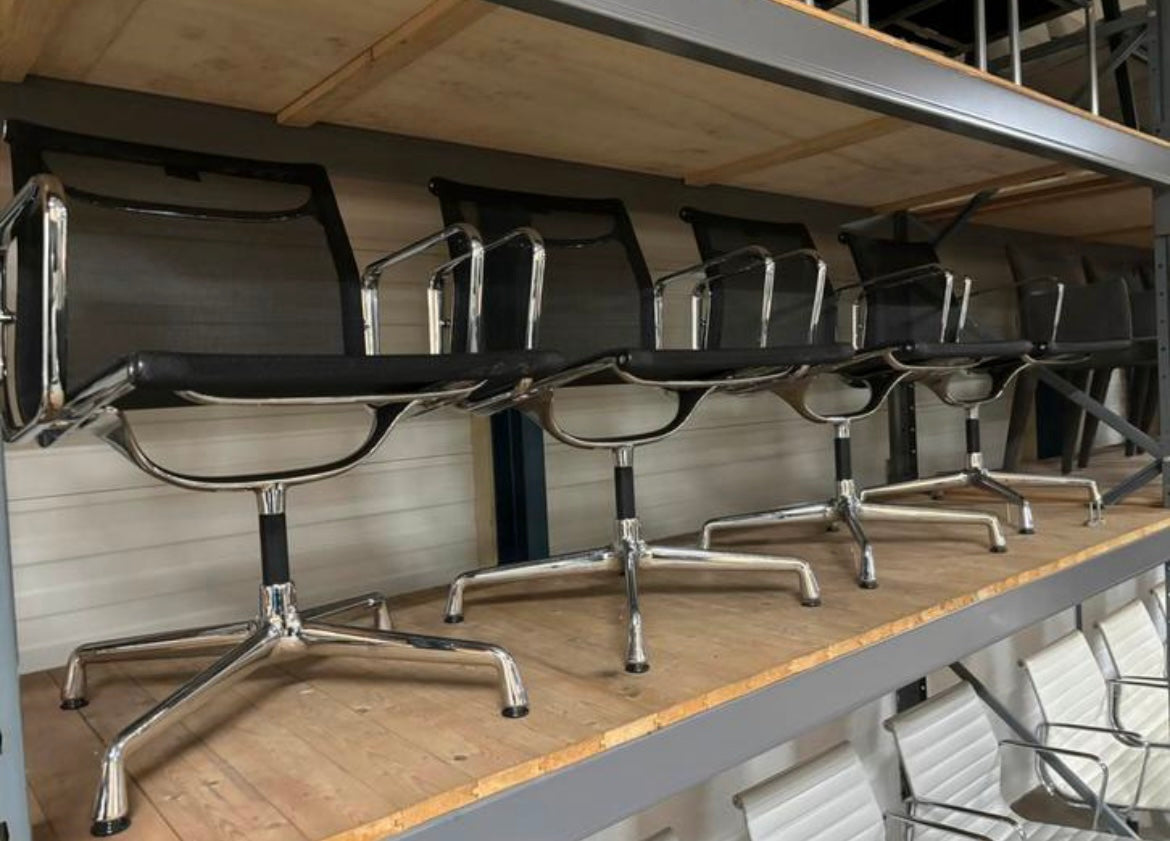 Vitra Eames E 108 draaibare stoelen in meerdere varianten