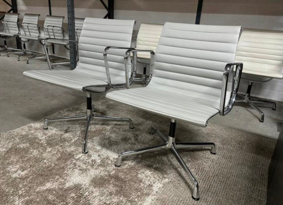 Vitra Eames E 108 draaibare stoelen in meerdere varianten