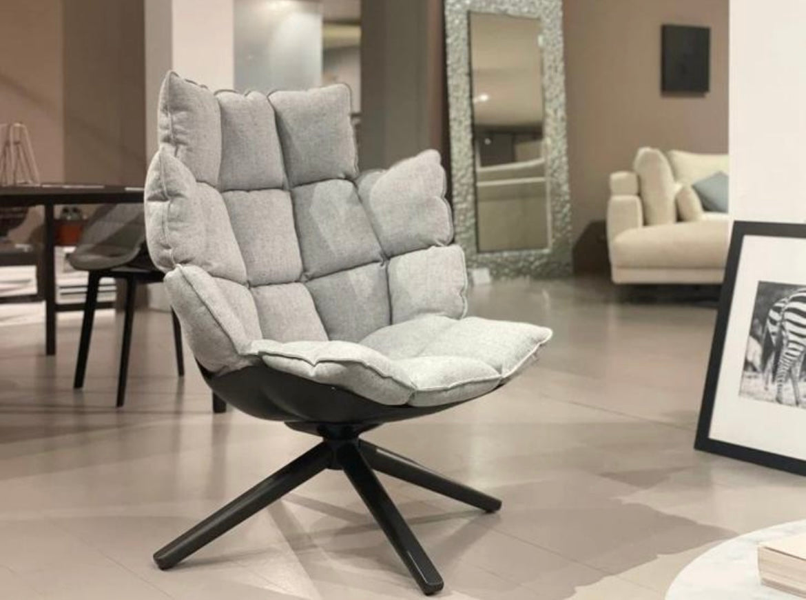 B&B Italia Husk Lounge chair + Ottoman stof cat. Astro 207