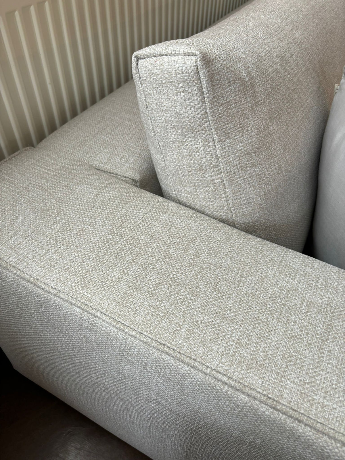 Minotti Hamilton Ecksofa aus Pitti Corda Stoff grau/ecru 104x235cm