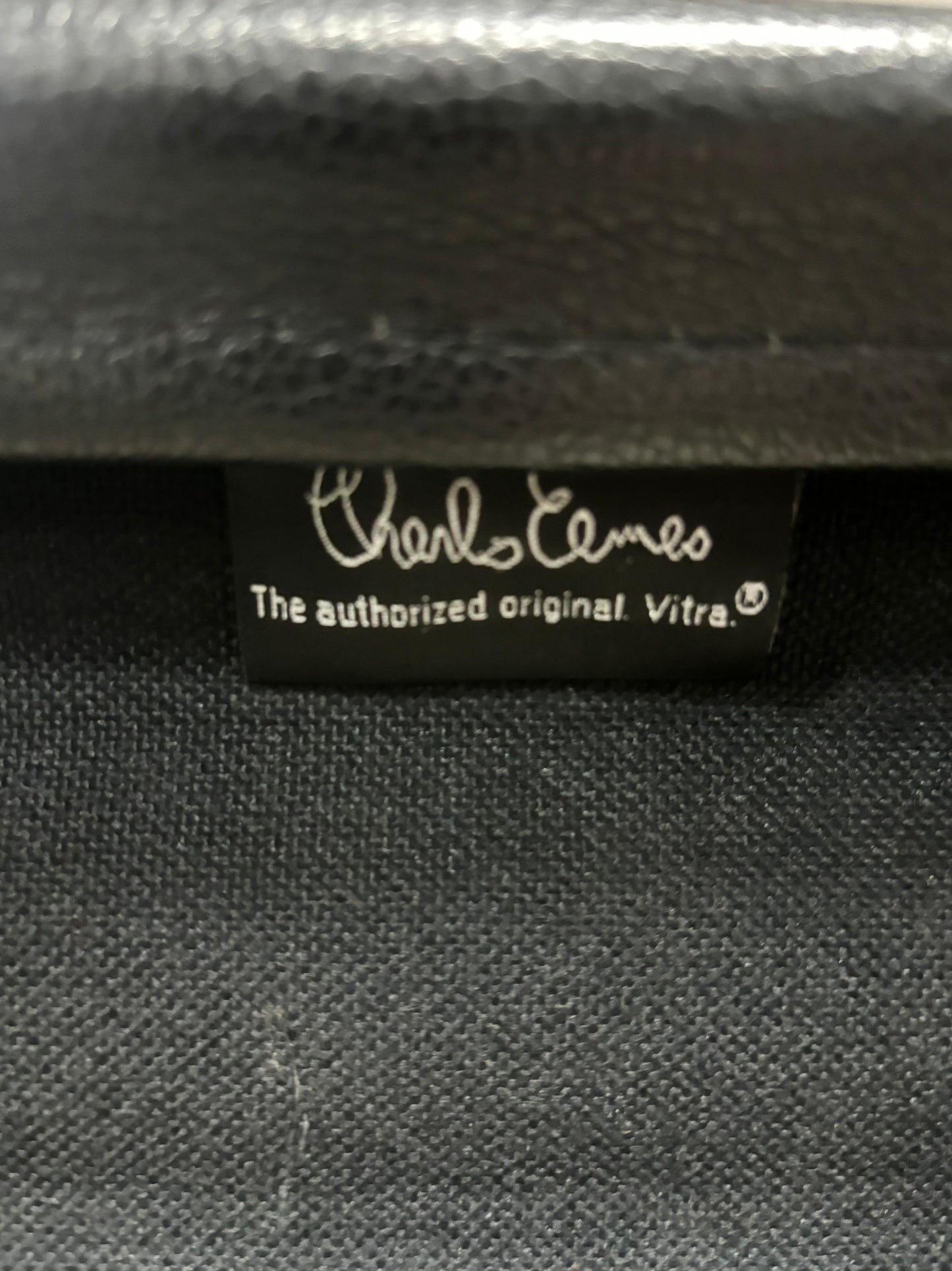 Vitra Eames EA119 chroom Nero zwart leder topconditie