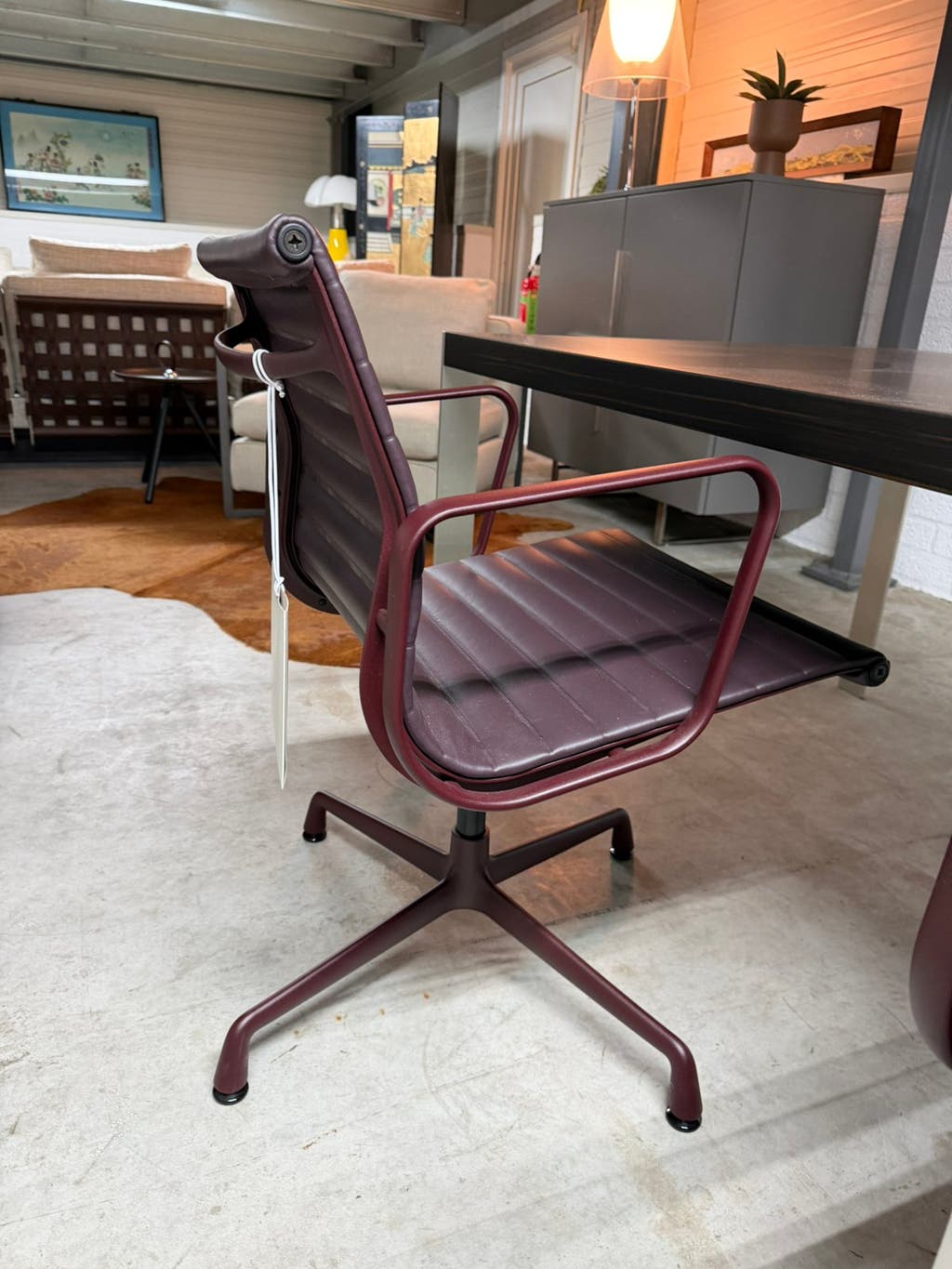 4 Vitra Ea108 Eames chairs bordeaux 2026 voor & achter leder