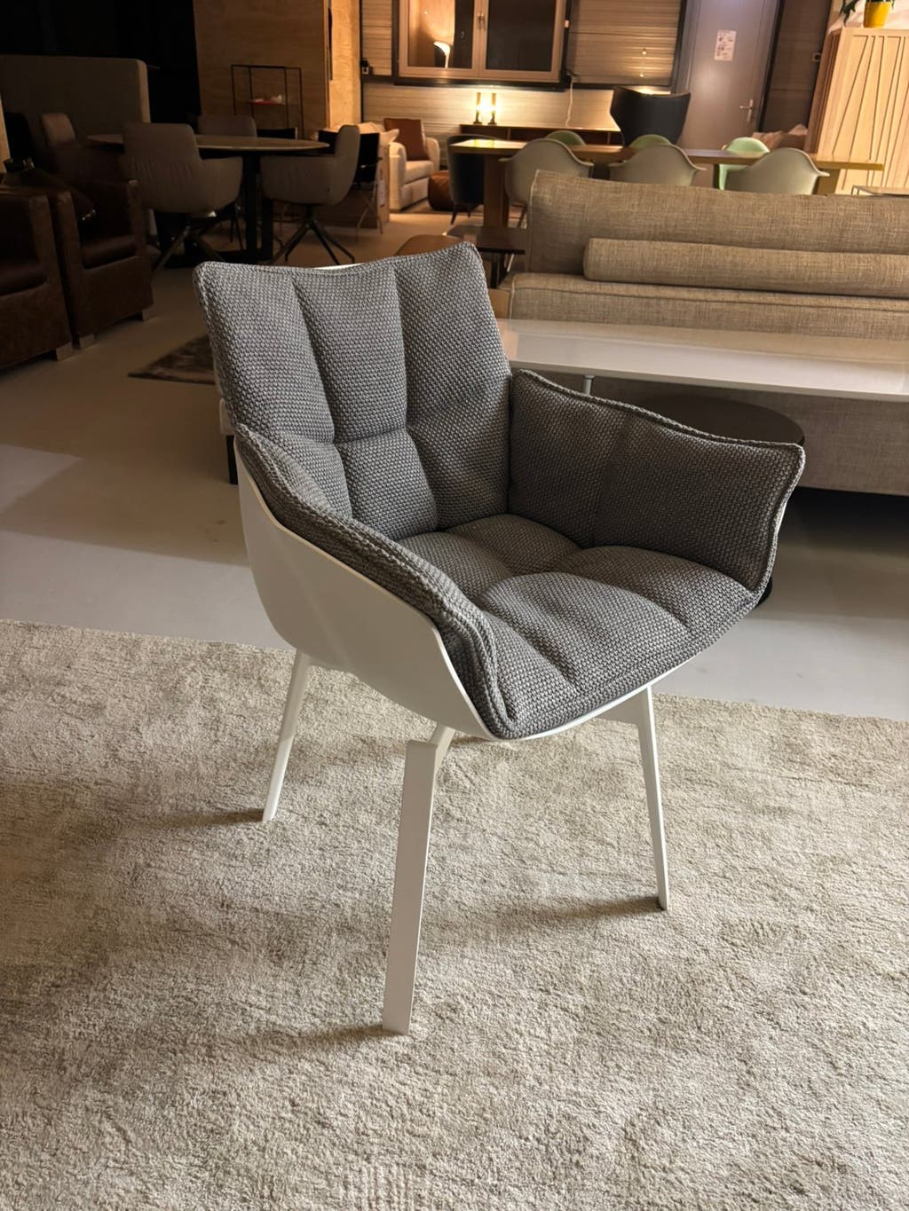 B&B Italia Husk stoelen – wit, indoor/outdoor – foto 7
