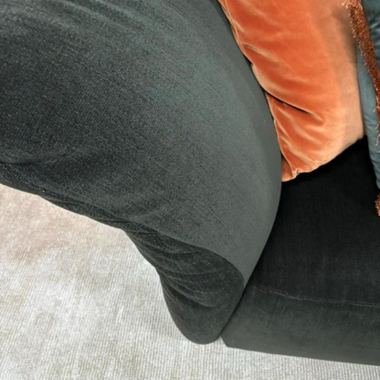 Edra Standard 280-312cm + Pouf LP € 21.500,- in fabric S