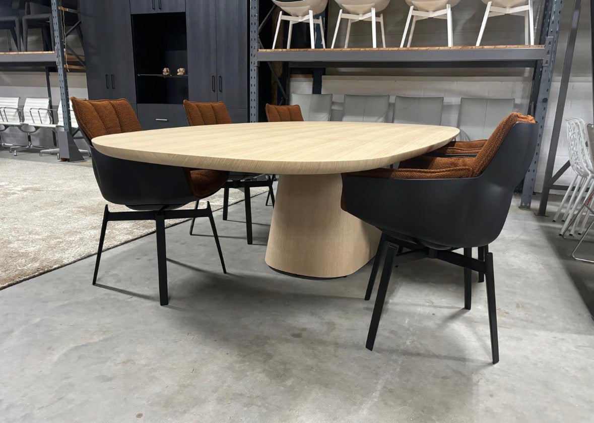 B&B Italia Husk Dining Chairs draaibaar nieuw 2026 6st voorraad