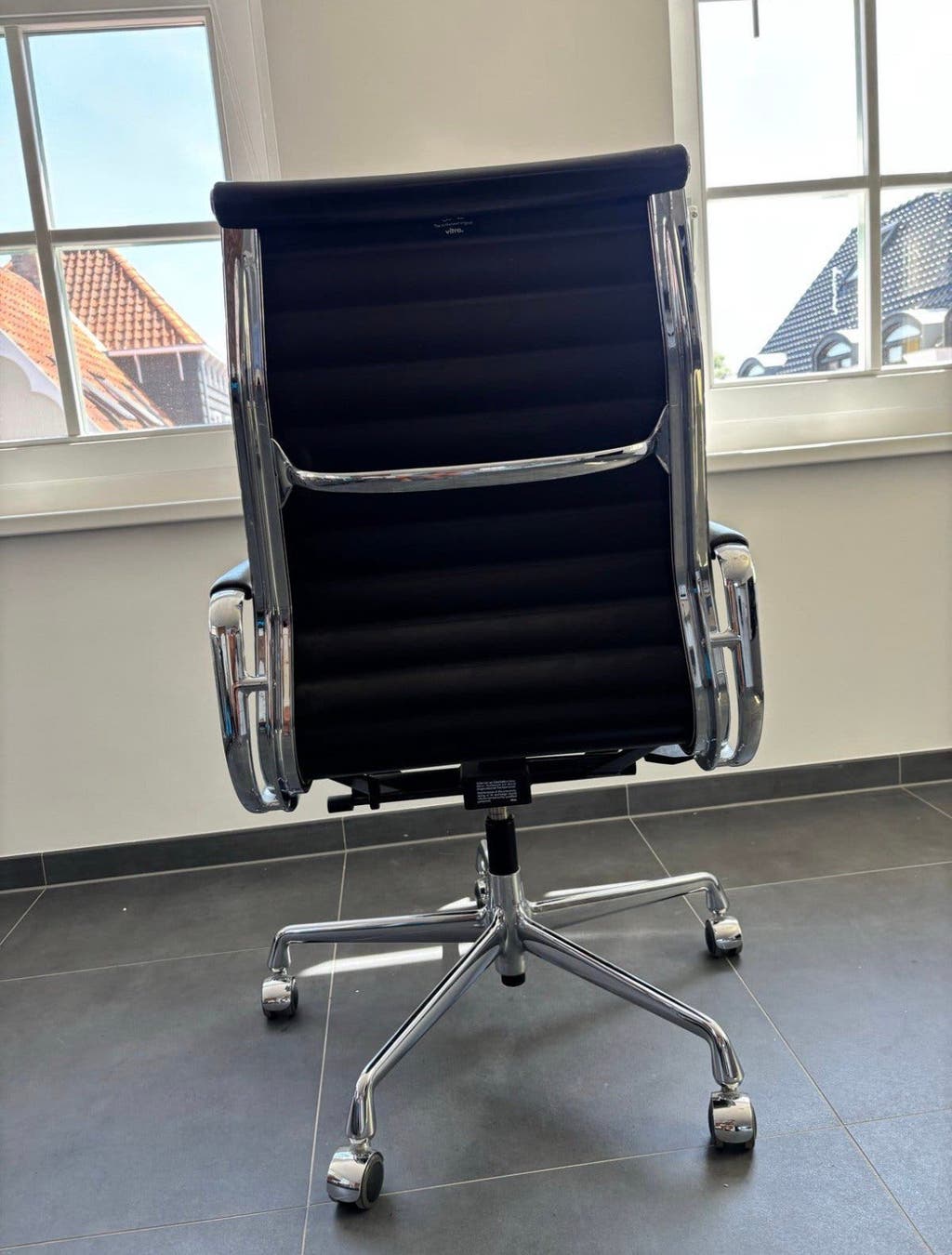 Vitra EA 119 bureaustoel – donkerbruin premium leer – foto 2