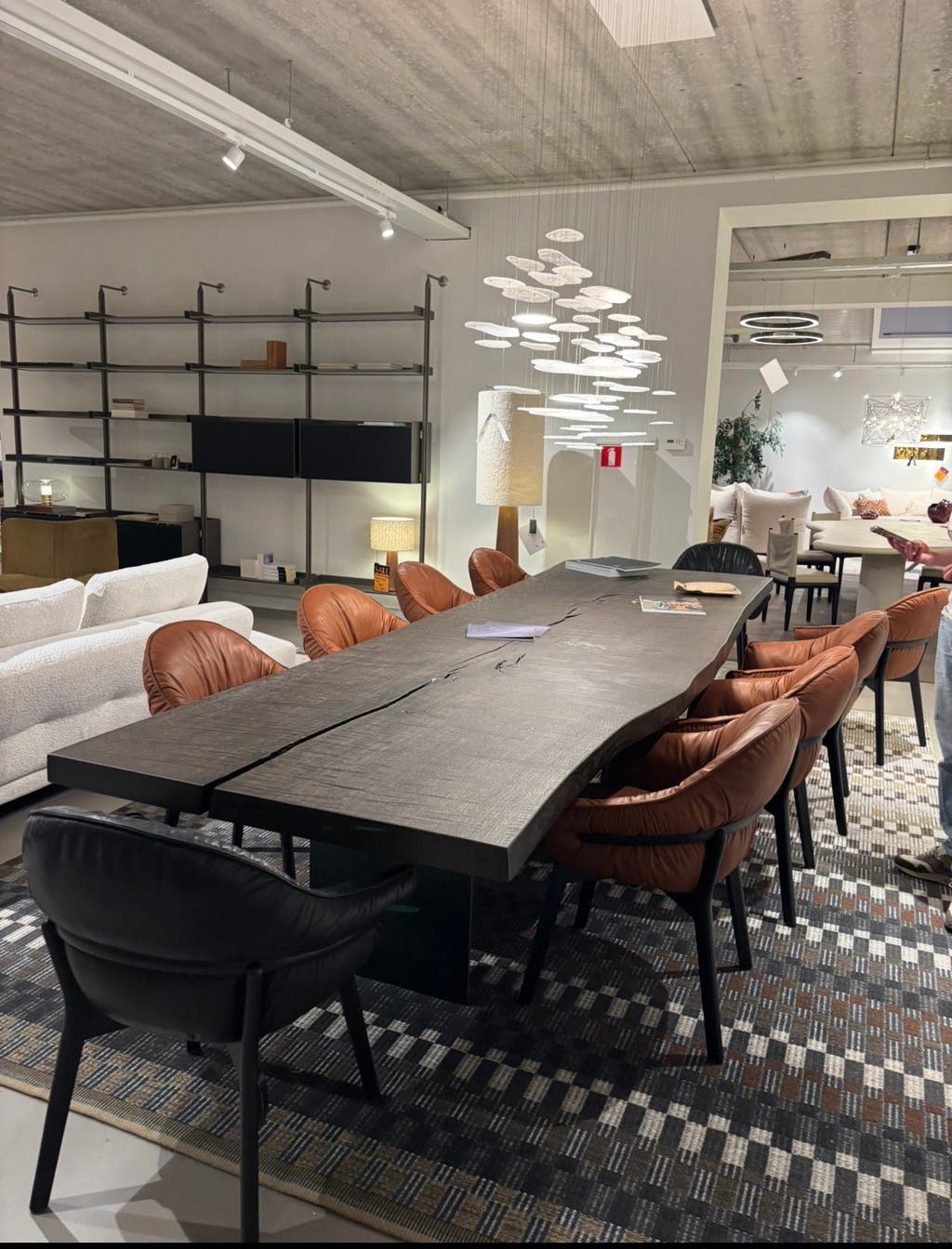 Freifrau Marie fauteuils – cognackleurig Adorra leer, 8 stuks – foto 6
