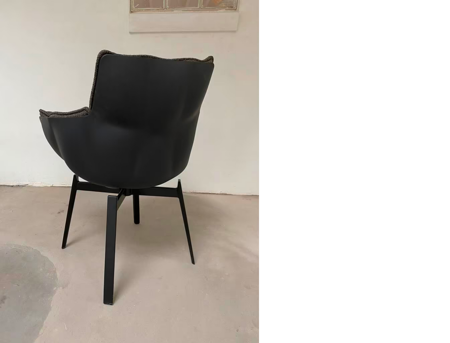 B&B Italia Husk Dining chairs in stof cat A Antille & Astro