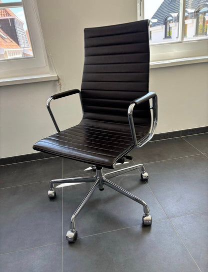 Vitra EA 119 bureaustoel – donkerbruin premium leer – foto 1