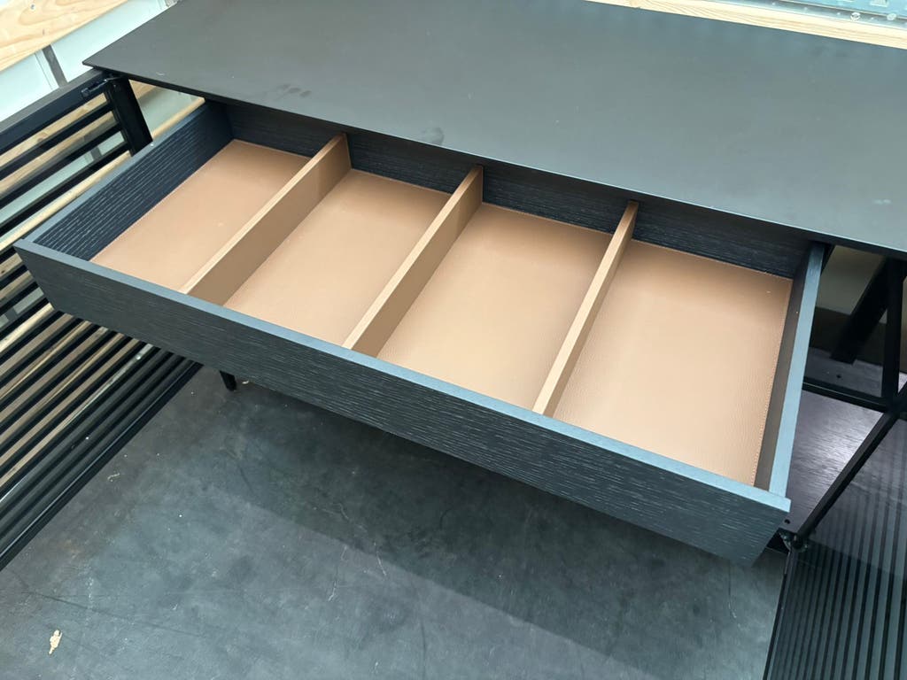 Rimadesio Alambra low sideboard 260cm vv led / lederen inleg