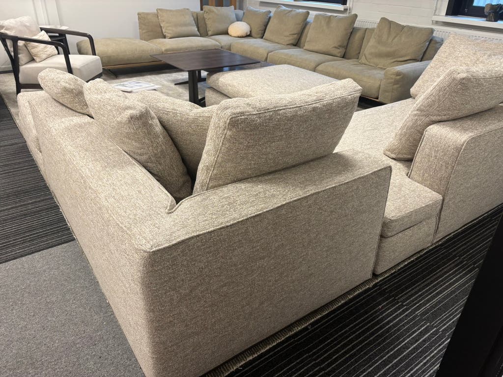 Minotti Powell modulaire bank met poef – stof categorie G – foto 5