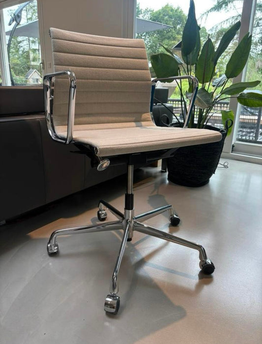 Vitra Eames EA17 verstelbare bureaustoel