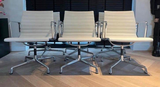 6 stuks Vitra EA 108 absolute nieuwstaat NP € 3.500,- p/st.