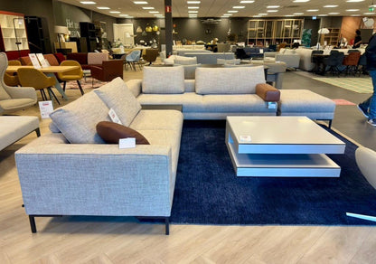 Design on Stock Aikon Lounge hoekbank – leren kussens en tafel – foto 5