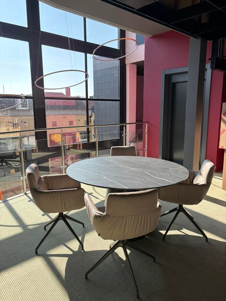 Metaform Split ronde eettafel – keramiek, 140 cm – foto 4