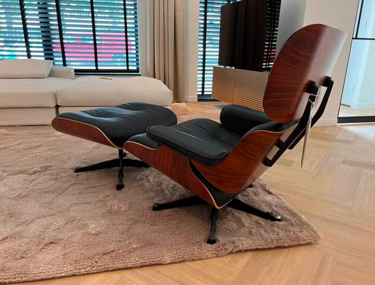 Neuer Vitra XL Lounge Chair + Ottoman Palisander Woche 17-2023