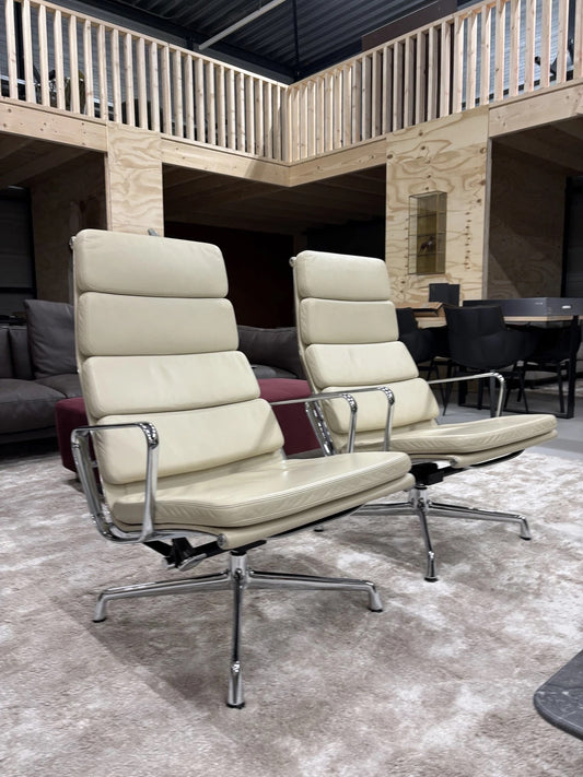 Vitra Eames Lounge Chair EA 222 Chroom In Volledig Leder Voor & Achter