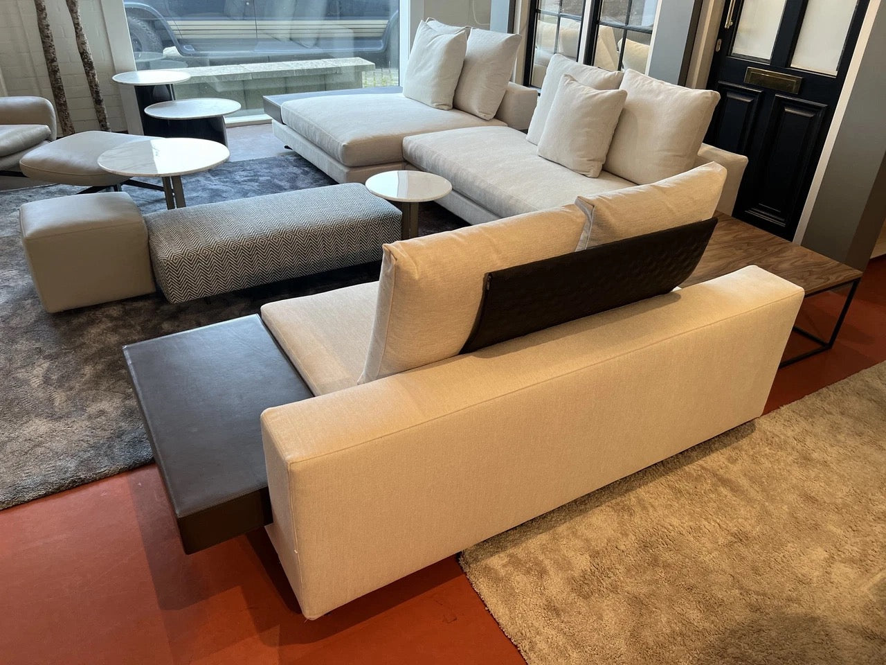 Minotti “White” Modulair Zitsysteem – Stijlvol en Flexibel Design