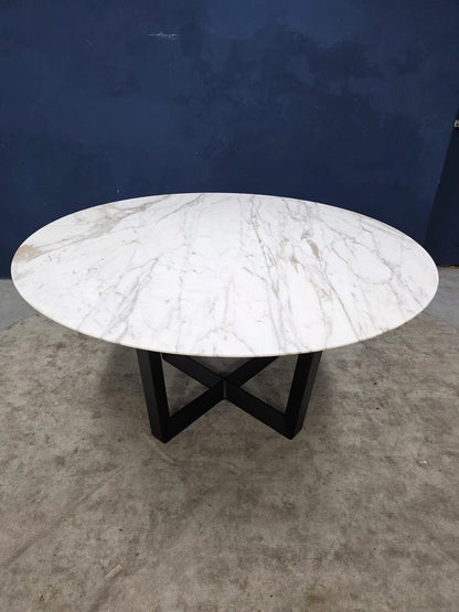 Poltrona Frau dining table 150cm Calacatta Oro marble