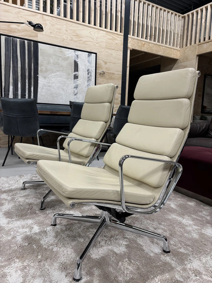 Vitra Eames Lounge Chair EA 222 Chroom In Volledig Leder Voor & Achter