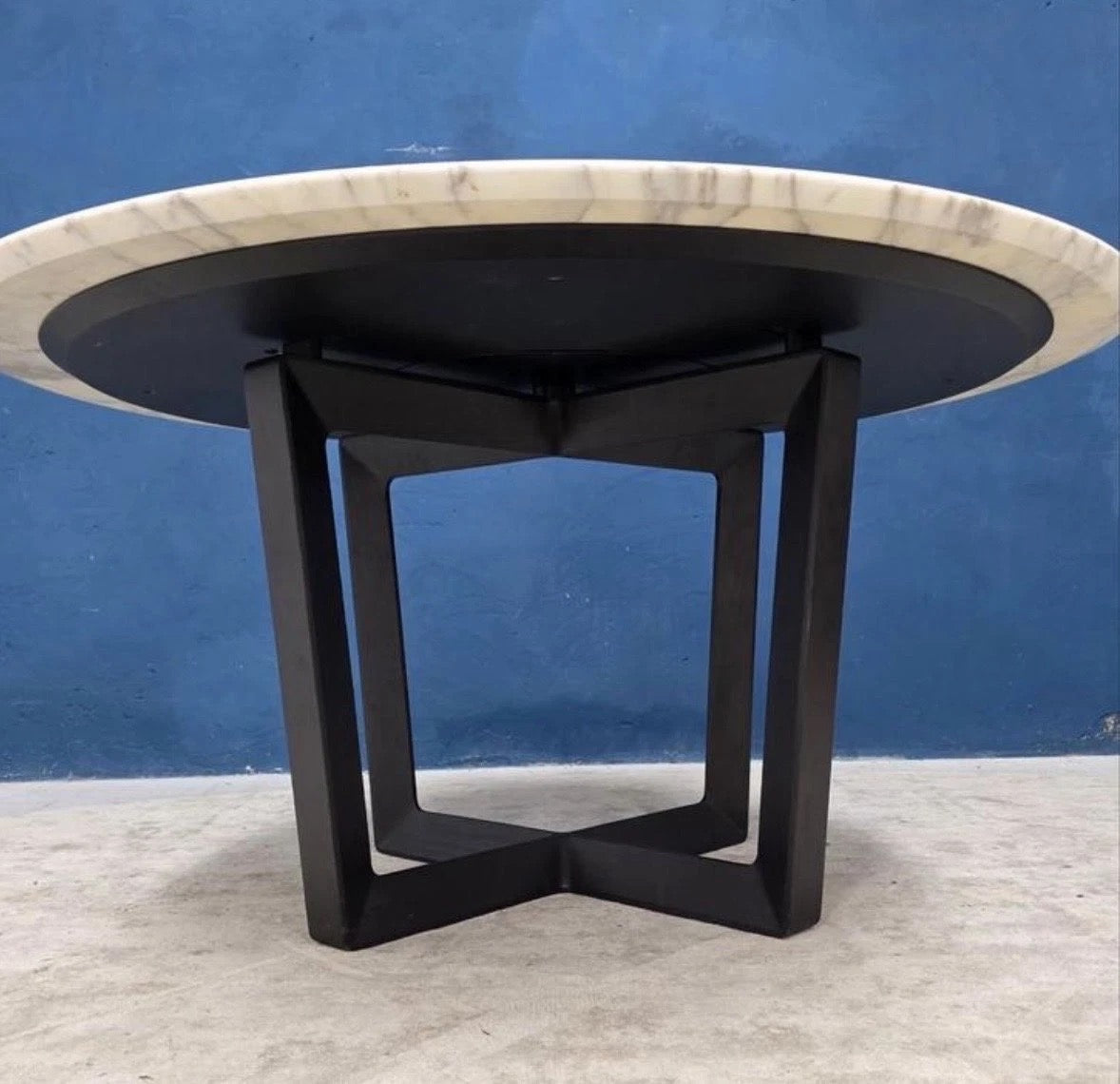 Poltrona Frau dining table 150cm Calacatta Oro marble