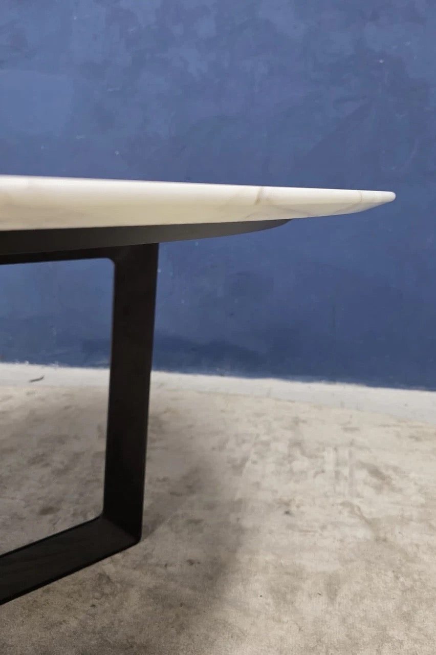 Poltrona Frau dining table 150cm Calacatta Oro marble