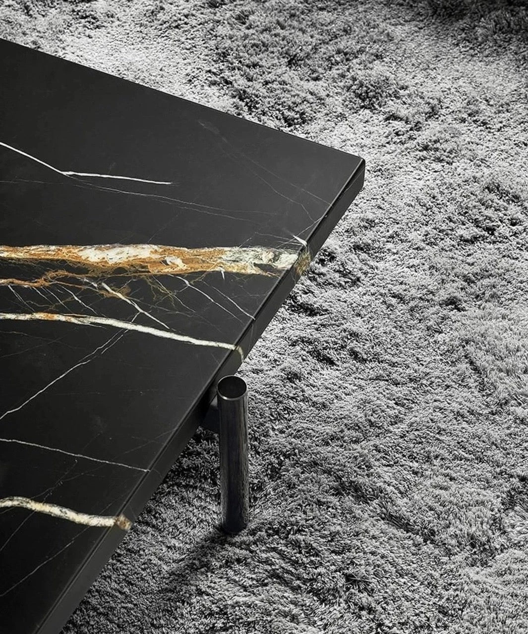 Minotti Superquadra coffee table 122x128cm Sahara Noir Marble Palisander