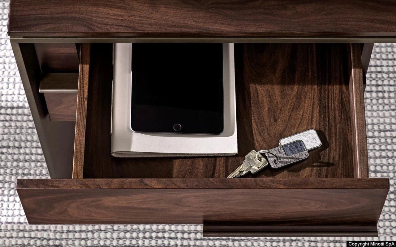 Minotti Linha Desk Studio Palisander Bronze show model 2024