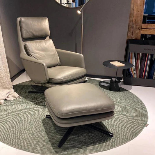 Vitra Grand Relax Lounge Chair + Ottoman in Premium Leder - Showmodel 2023