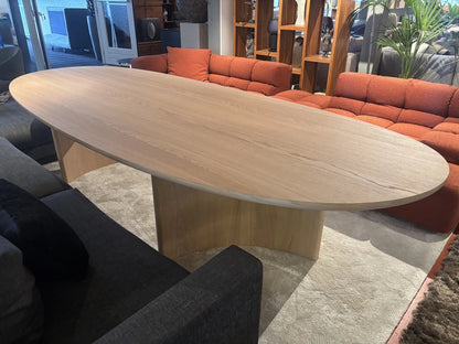 Arco Dew dining table 120x300cm in oak natural show model