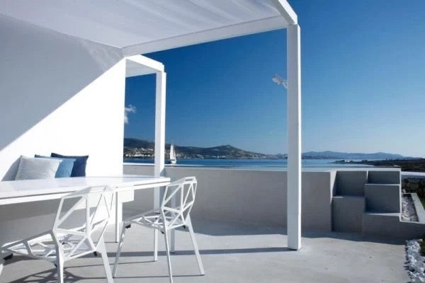 6 Magis One Stühle + Tisch in Weiß