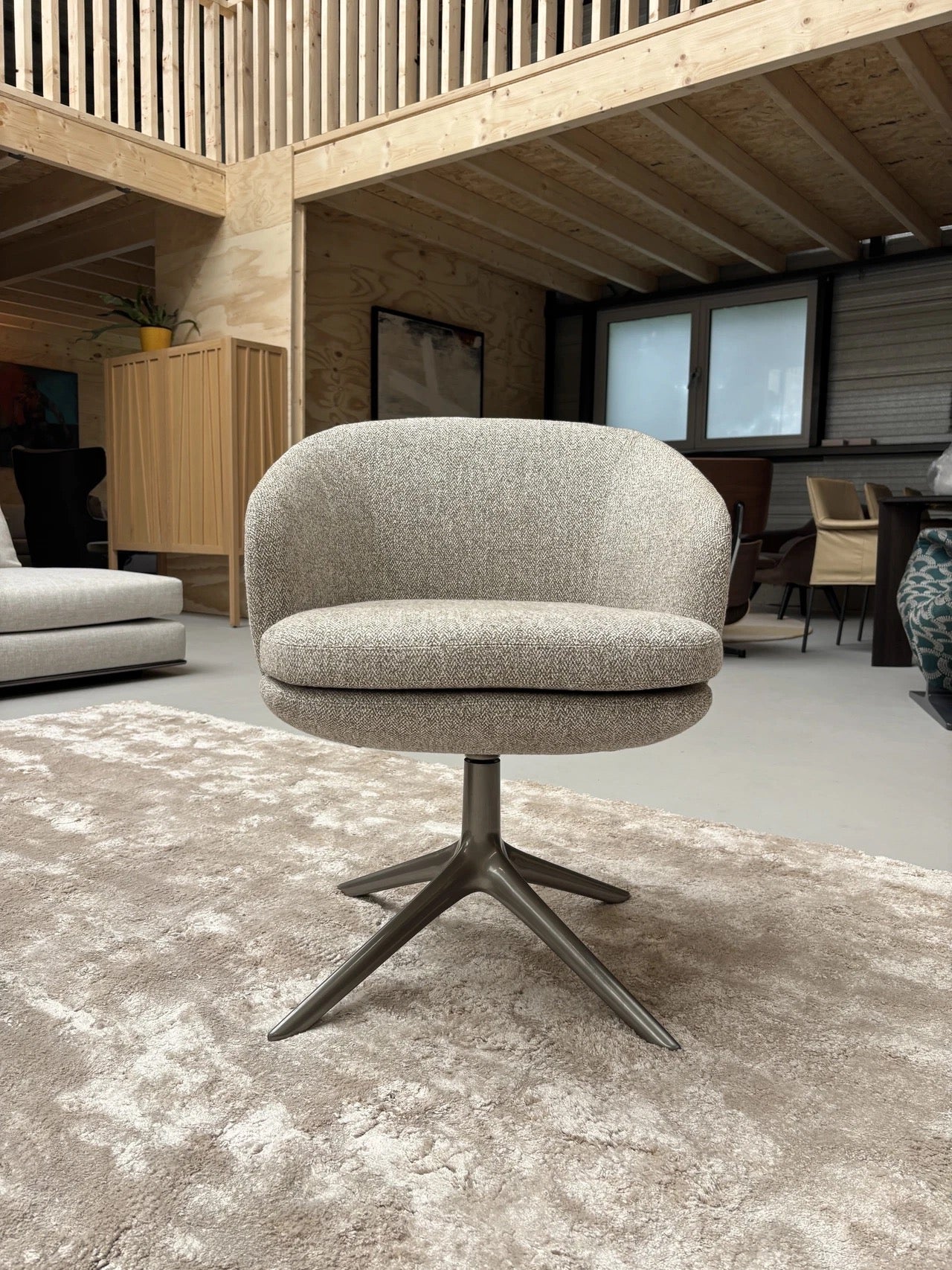 Minotti Raphael Dining Chairs Draaibaar Showmodel