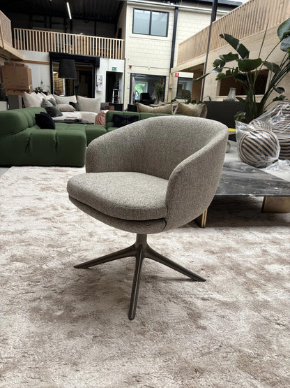 Minotti Raphael Dining Chairs Draaibaar Showmodel