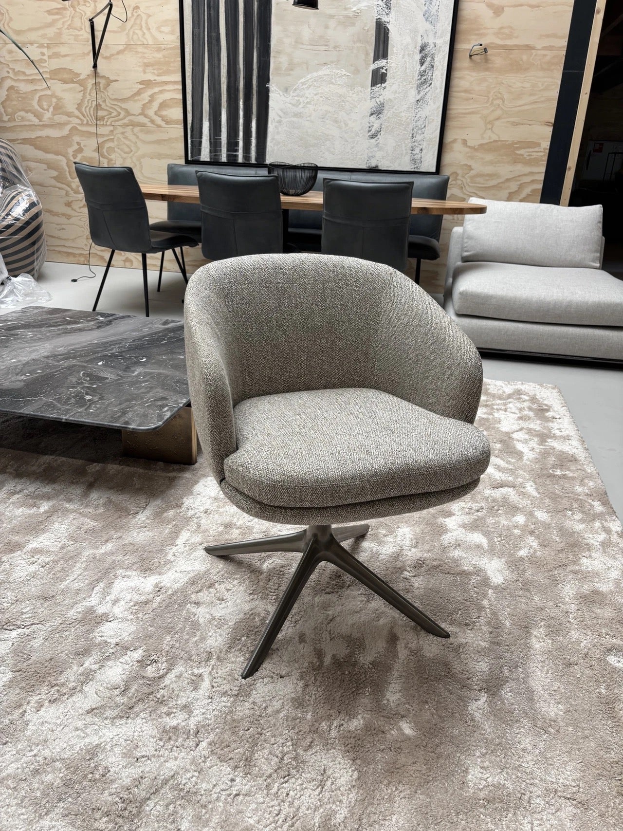 Minotti Raphael Dining Chairs Draaibaar Showmodel